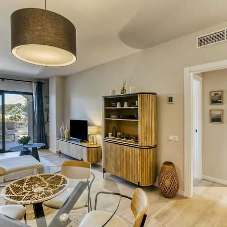 Bonavista Apartment *